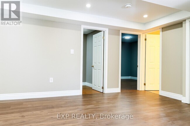 Photo du bâtiment - 96 Timberlane Crescent