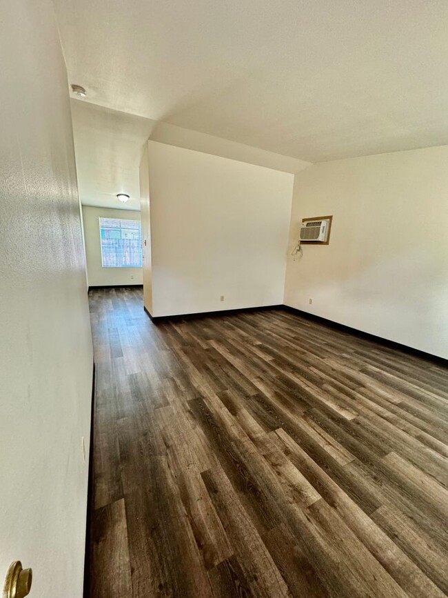 Foto del edificio - 2911 Castlevale Rd