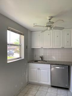 Foto del edificio - 301 Brittany Ave