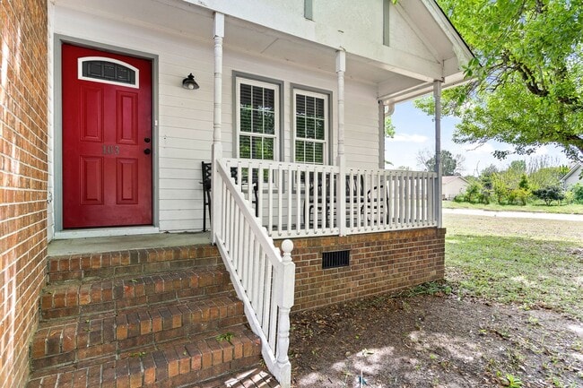 Building Photo - Cottage Charm Near Piney Green
