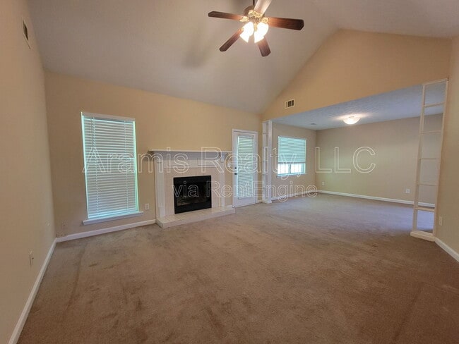 Building Photo - 735 Allen's Landing Dr SE