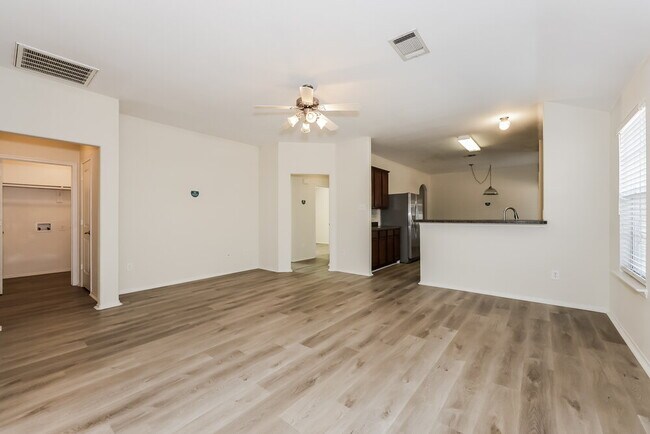 Foto del edificio - 4031 Ridgetop Dr