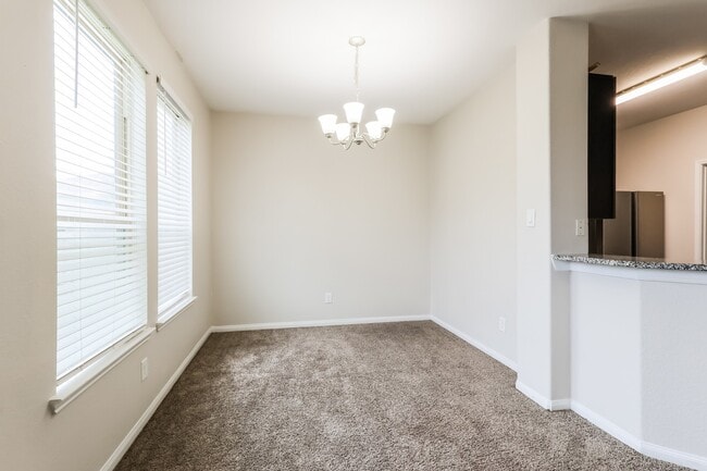 Building Photo - 15141 Meadow Glen S