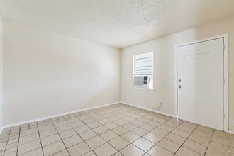 Building Photo - 217 Fourth St