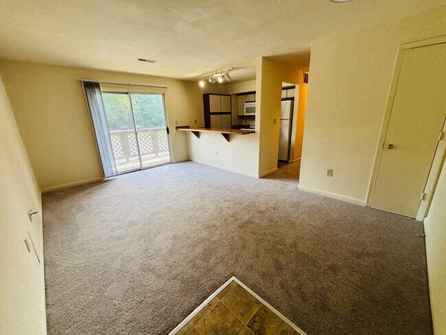Building Photo - 872 Claytor Square