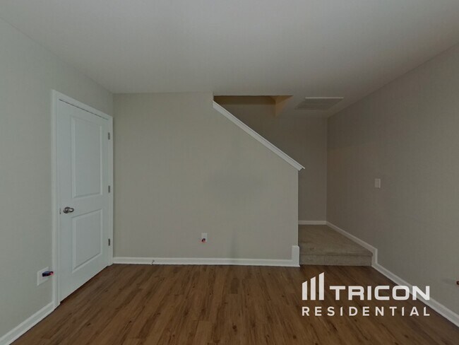 Foto del edificio - 5936 Sanders Farm Ln