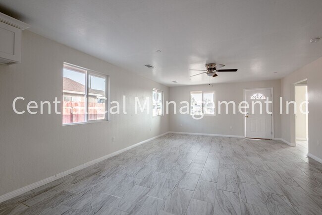 Foto del edificio - 1004 Padre St