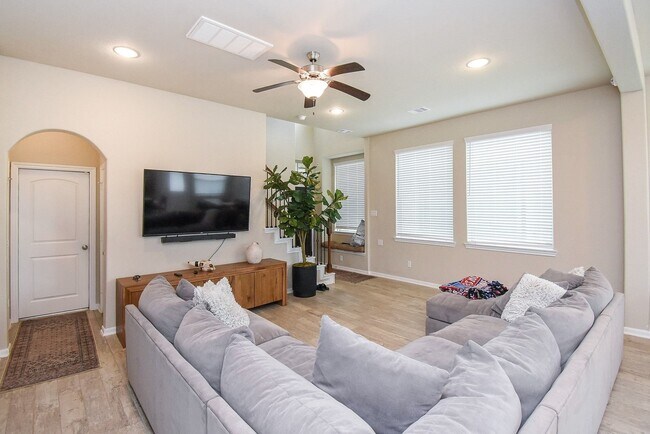 Foto del edificio - 8726 Laurel Crest Dr