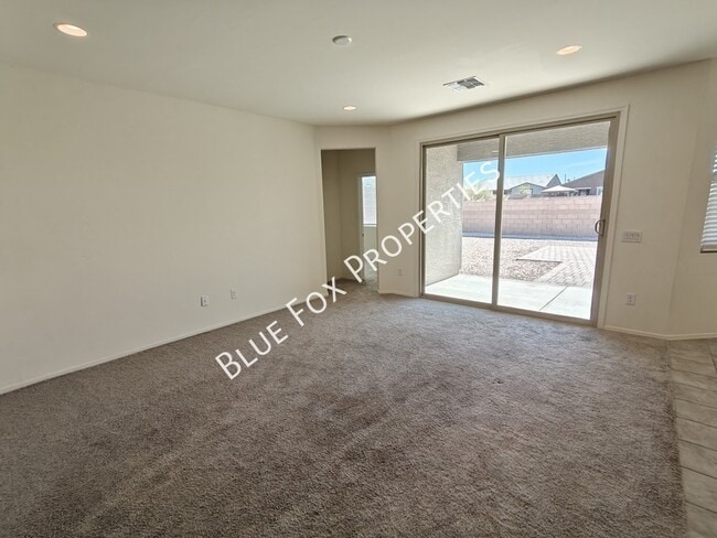 Building Photo - 5525 W Lazy Farm Dr