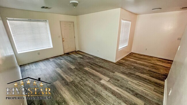 Foto del edificio - 618 Spring Meadow Ct