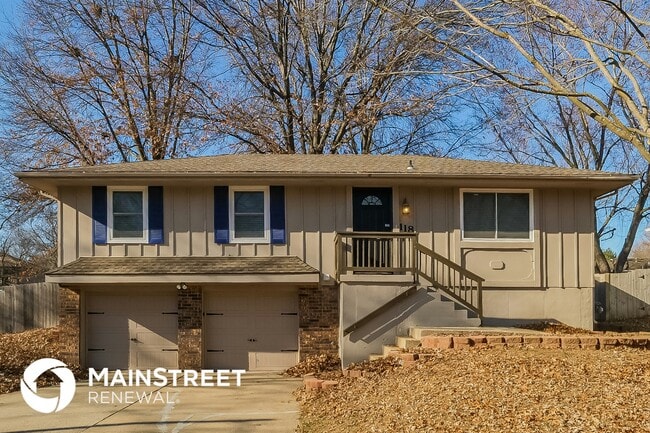 Building Photo - 118 SE Crestwood St