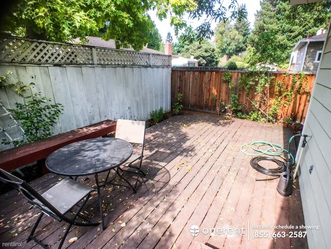 Building Photo - 2 br, 2.5 bath Condo - 201 Ada Ave #4 -