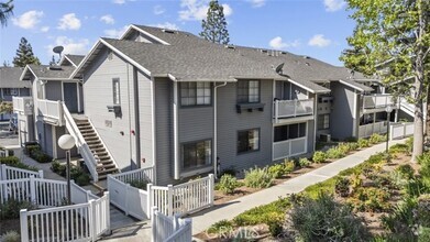 Building Photo - 225 Evergreen Ct