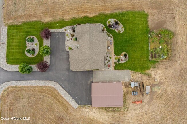 Foto del edificio - 2 acres, Shop, Rancher 4 bed 3 bath