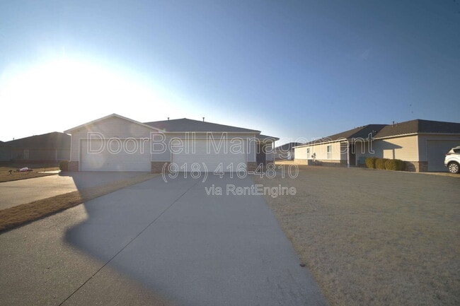 Building Photo - 5712 N 34th St