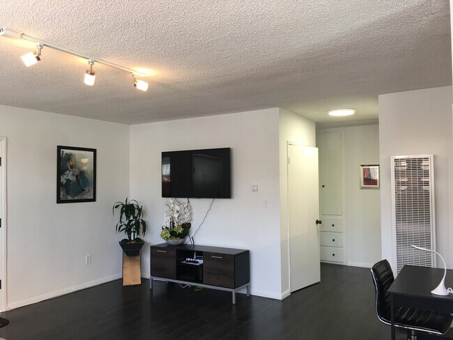 Desk work area - 1152 N Ogden Dr