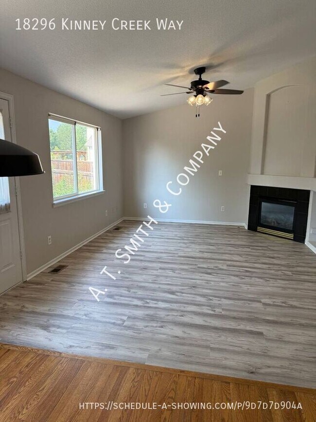Foto del edificio - 18296 Kinney Creek Way