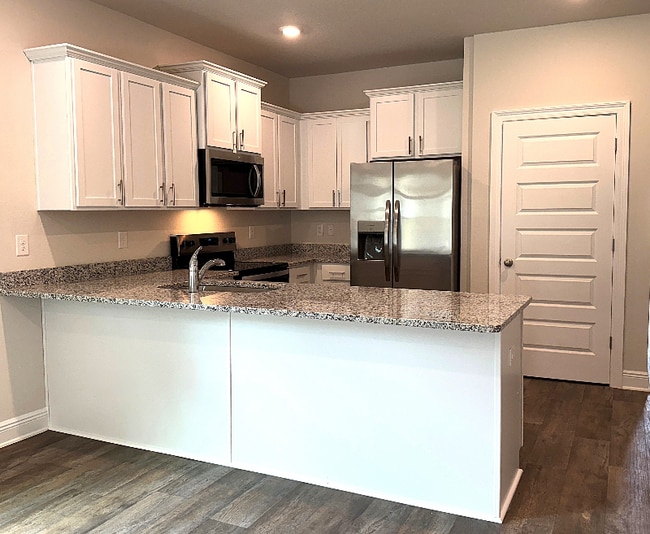Building Photo - 13720 Shea Cir