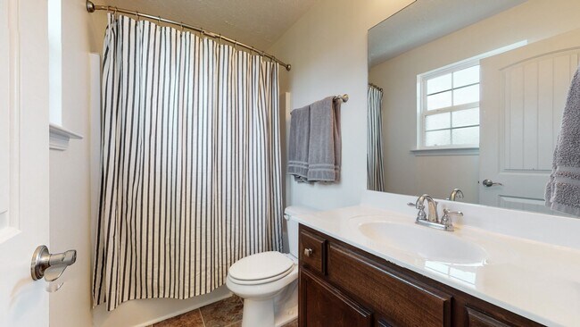 Foto del edificio - 429 John Deere Dr