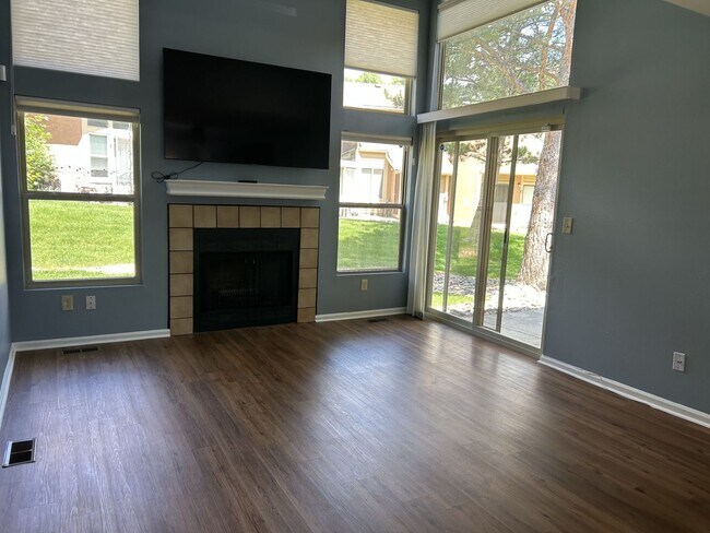 Foto del edificio - 4245 Autumn Heights Dr