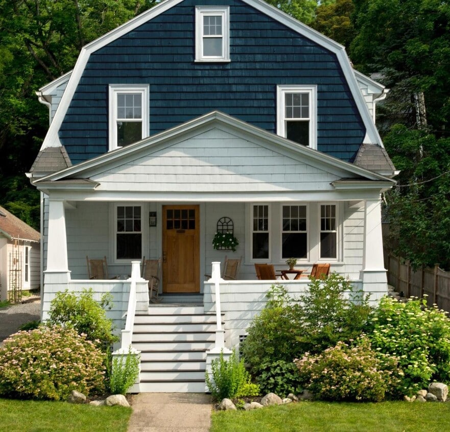 Primary Photo - 152 Crescent St