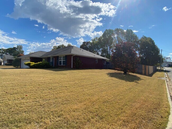 Foto del edificio - Available For Immediate Move-In!