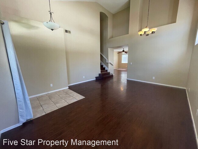 Foto del edificio - 5 br, 2.5 bath House - 2962 Rugby Ct