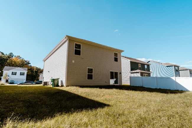 Building Photo - 47 Currant Cir