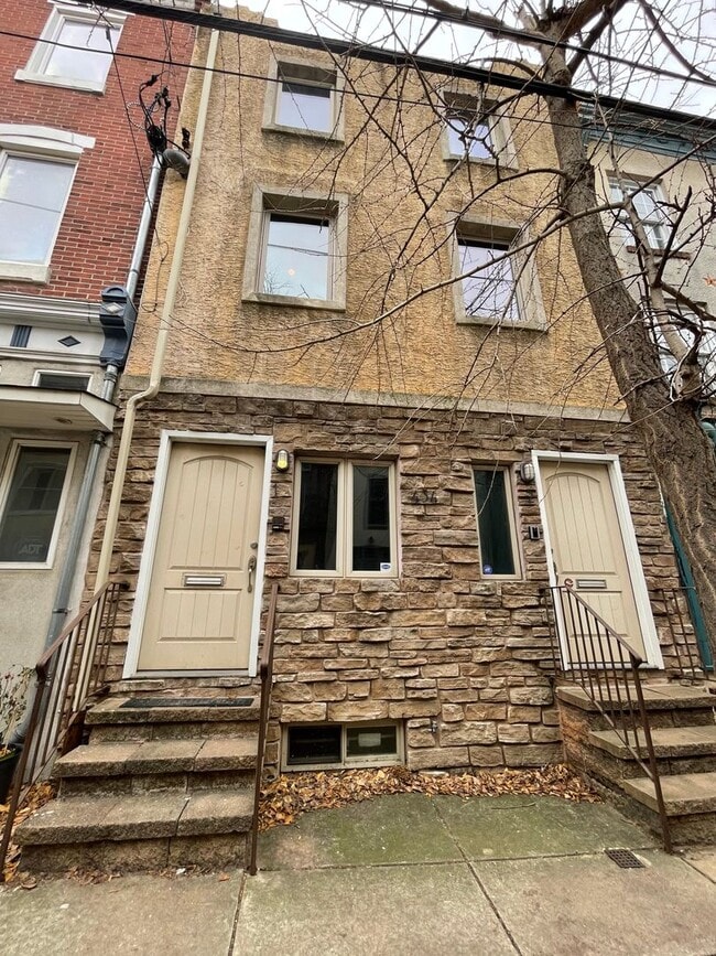 Building Photo - 434 Poplar St