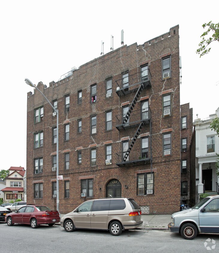 Building Photo - 262-264 Dahill Rd