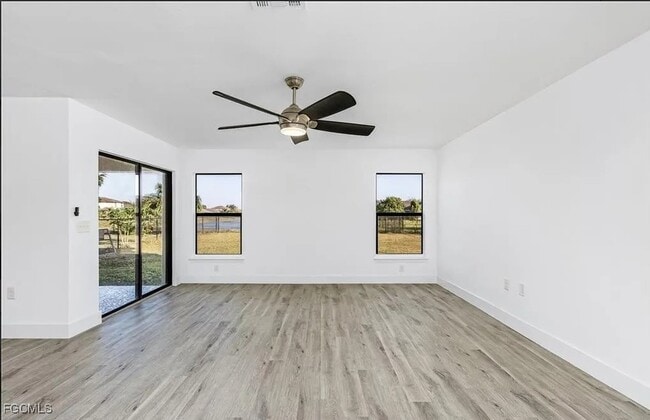 Building Photo - 306 Shadow Lakes Dr