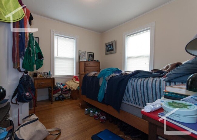Building Photo - HOT BRIGHTON LISTING!!!!