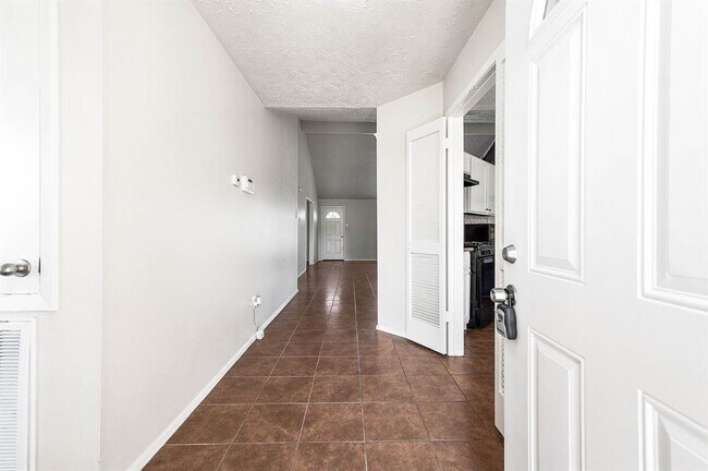 Foto del edificio - 1246 Beechbend Dr