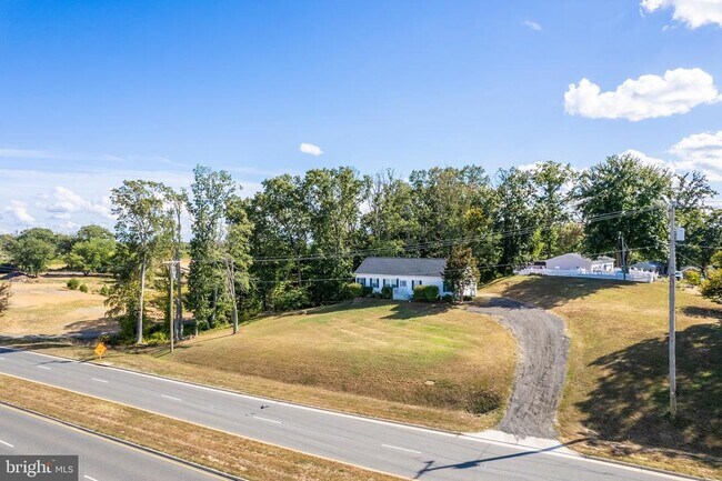 Foto del edificio - 922 Courthouse Rd