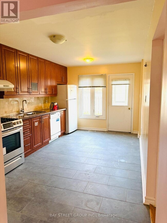 Building Photo - 24 Nettlecreek Crescent
