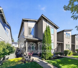 Building Photo - 6433 SE Genrosa St