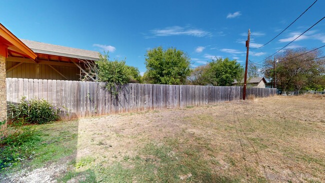 Building Photo - REMODELED DUPLEX IN HARKER HEIGHTS