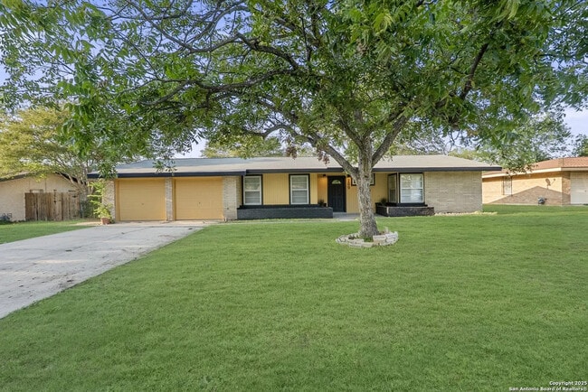 Foto del edificio - 209 Windcrest Dr