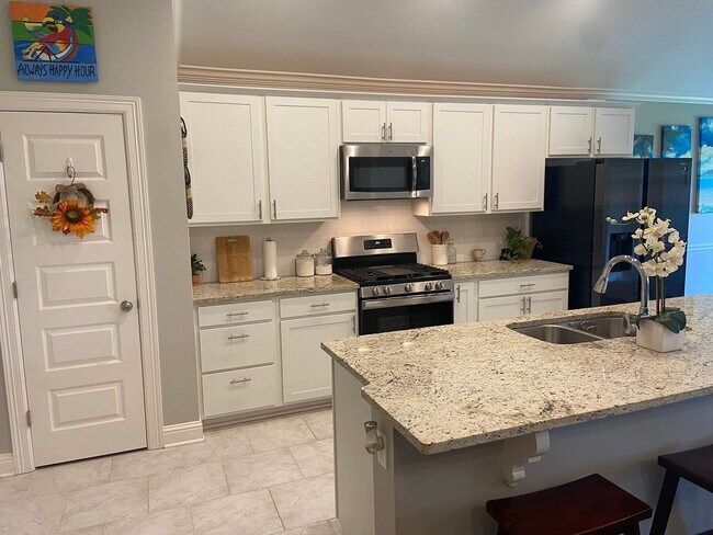 Building Photo - 166 Cullom Dr