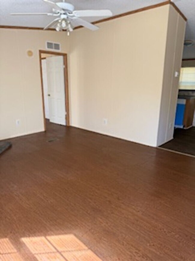 Foto del edificio - Marietta Mobile Home Call us for our Move in Special at 864-327-9068