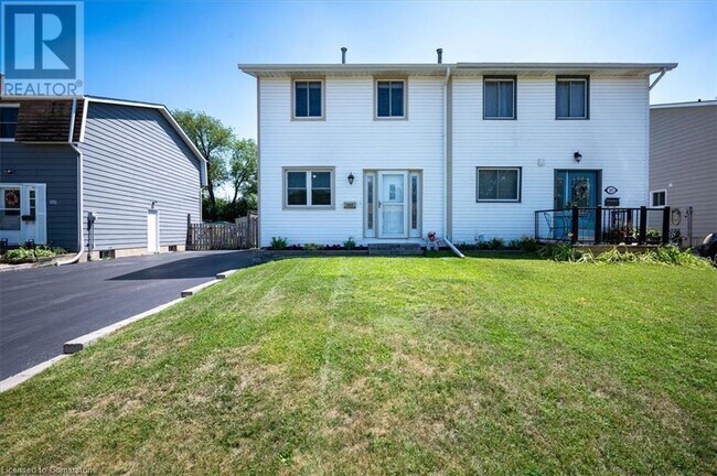 Building Photo - 105 Blackhorne Dr