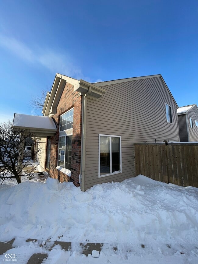 Building Photo - 612 Scotch Pine Dr