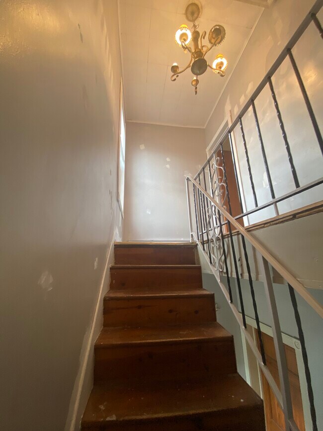 Second floor - 17 Grant Ave