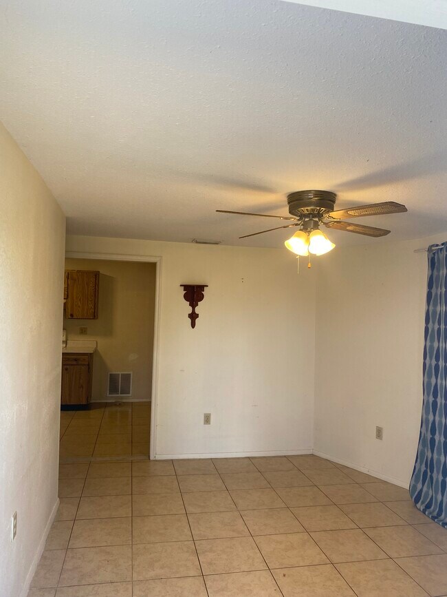 Foto del edificio - 8266 Trionfo Ave