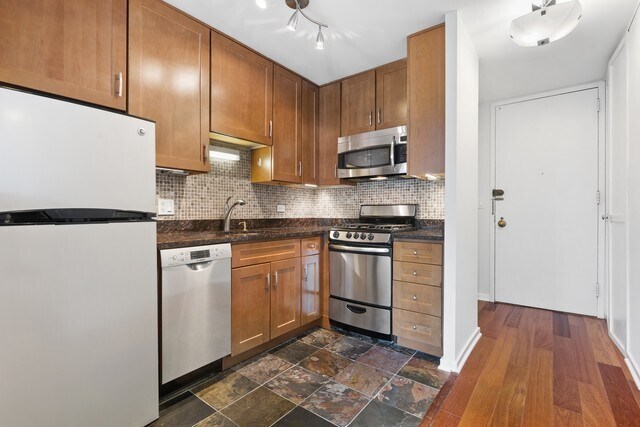 Building Photo - 1 E Scott St