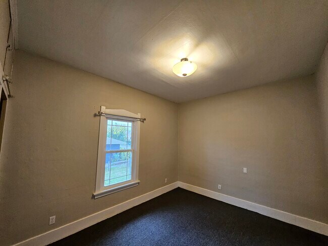 Foto del edificio - 1301 N Rainier Ave