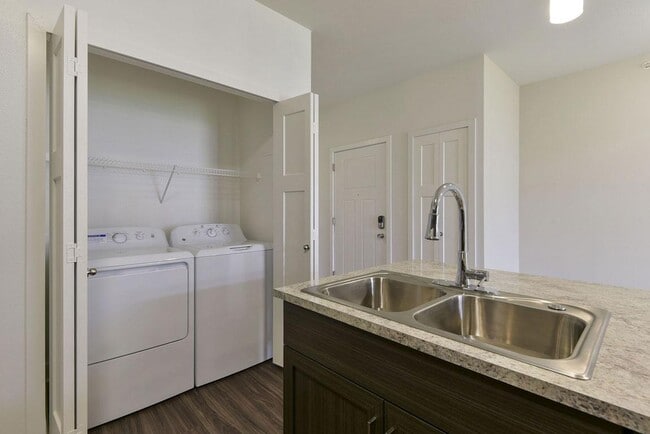 Building Photo - Chase Creek Apartment Homes