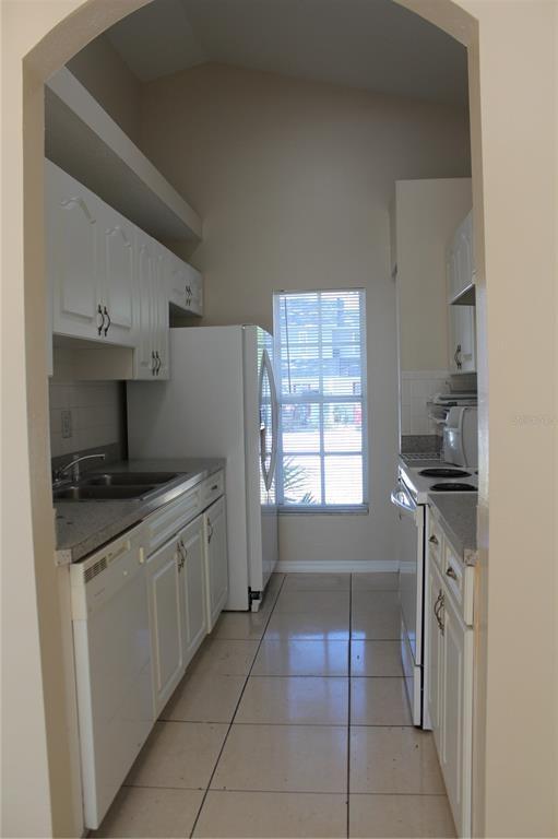 Building Photo - 8713 N Tangerine Pl