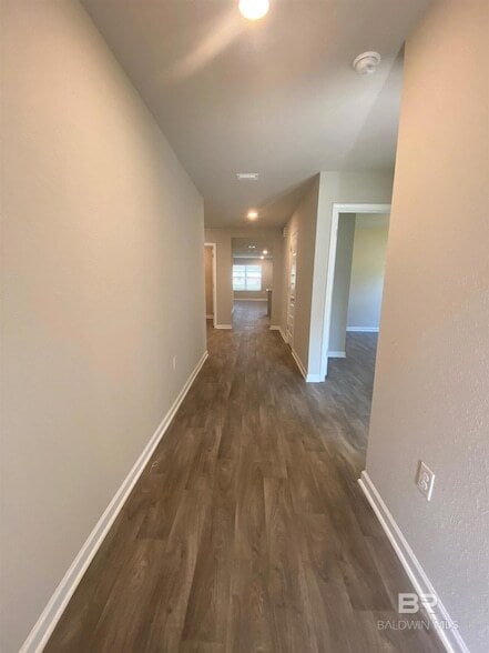 Foto del edificio - 270 Preston Wy