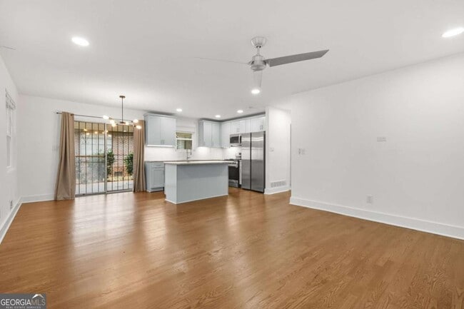 Building Photo - 1949 Handley Ave SW